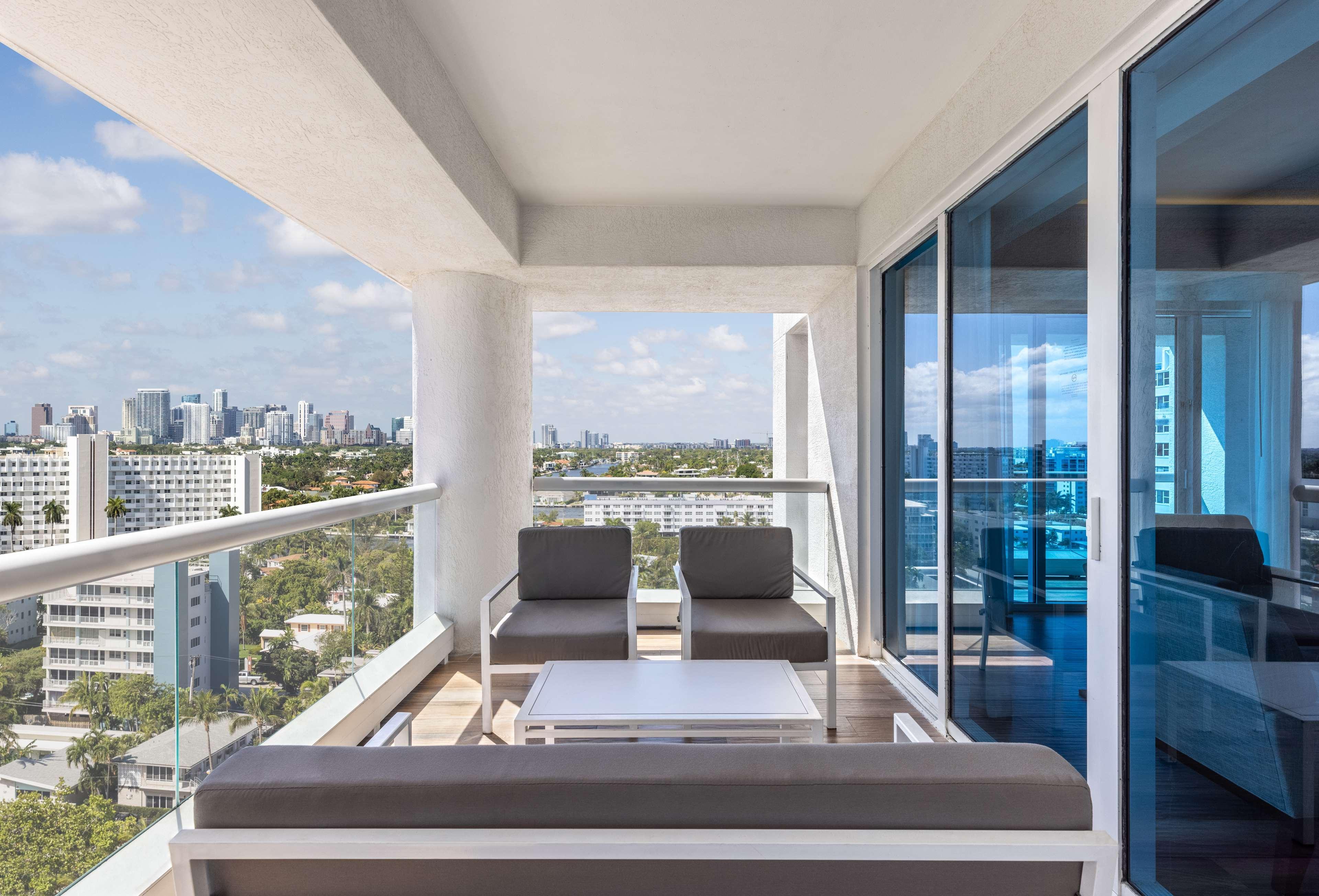 Отель Conrad Fort Lauderdale Beach Экстерьер фото